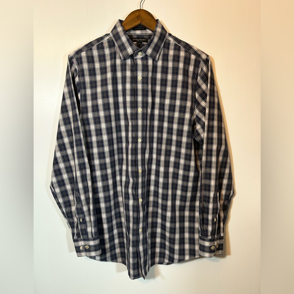 Banana Republic Plaid Button Up Shirt Size Medium